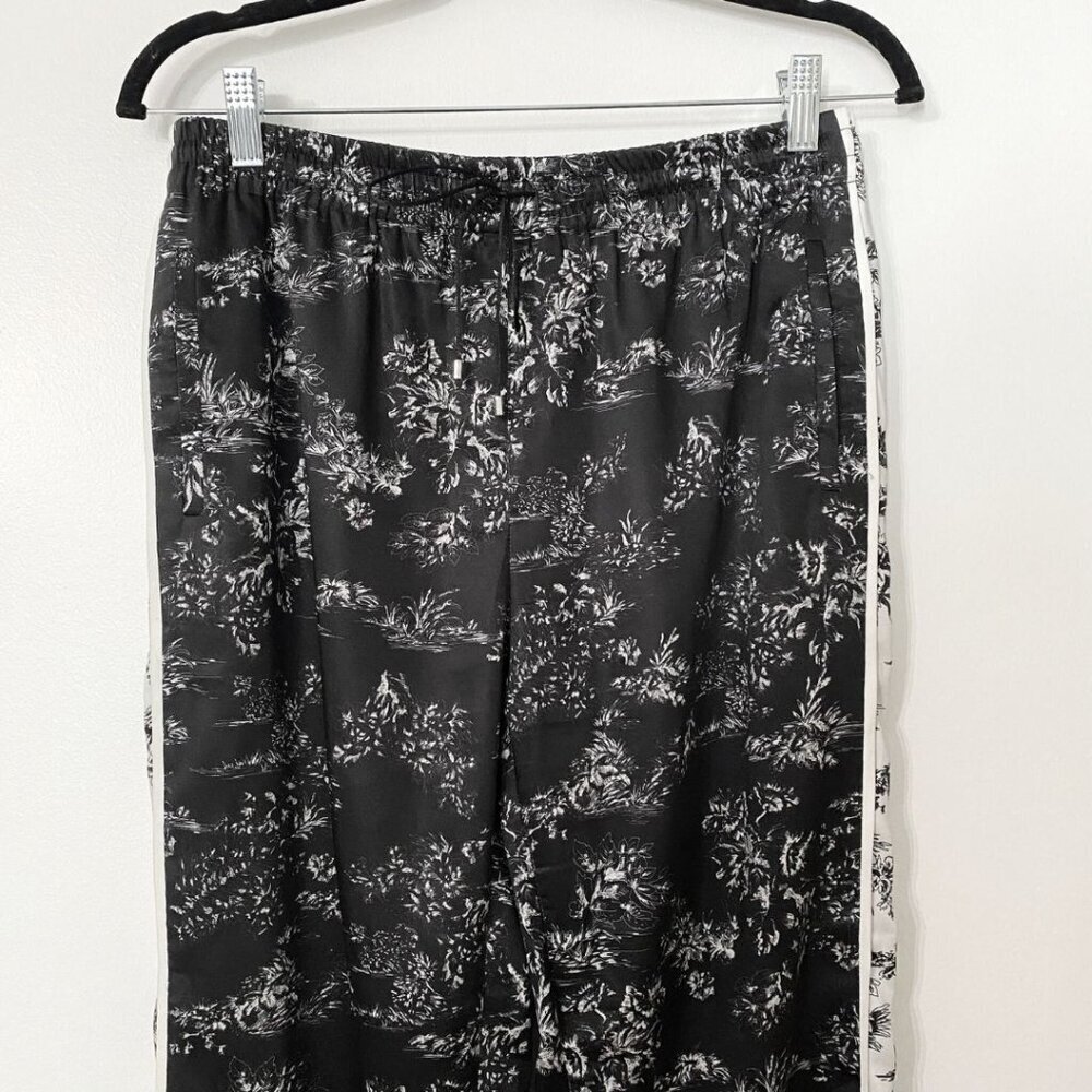 NWOT JUDITH & CHARLES BLACK WHITE SATIN BOTANICAL SIDE STRIPE DRAWSTRING PANTS - Picture 4 of 10
